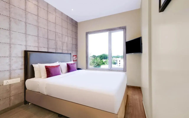 7 Apple Hotel