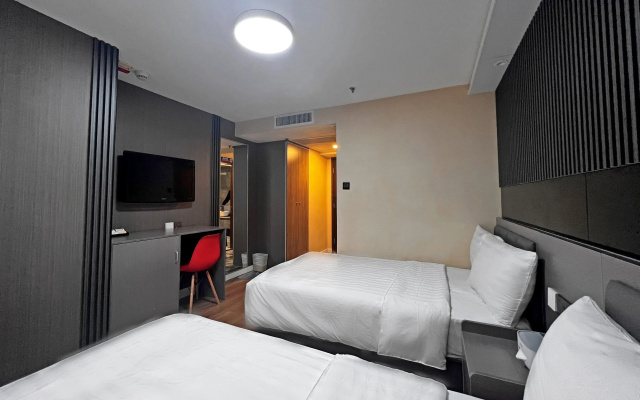 Hennessy Hotel