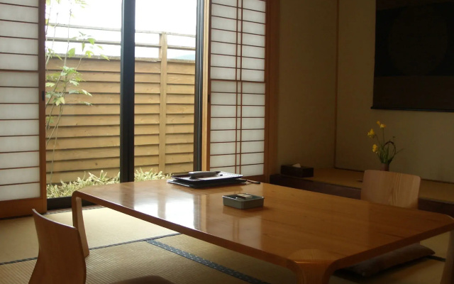 Yufuin Onsen Ryokan Hananomai