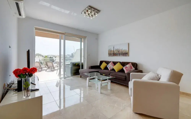 Marvellous 3BR Penthouse in Central St Julian's