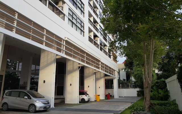 Отель Treetops Pattaya Condominium Паттайя вид на фасад