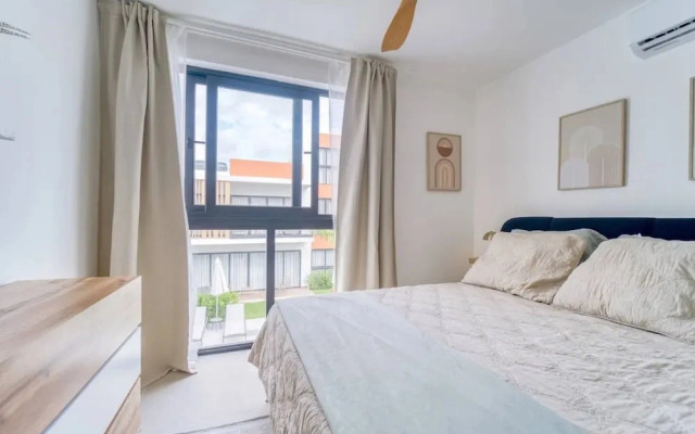 2-level Retreat Jacuzzi Free Airport Transfer