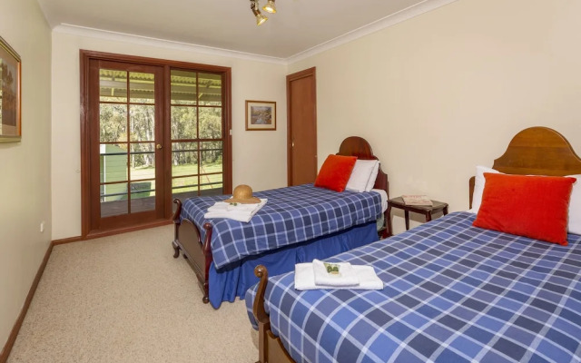 Moffat Falls Lodge