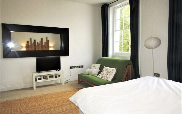 Large Private Double En-suite - 5