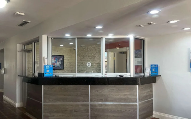 Studio 6 Suites - Dallas, TX - Downtown