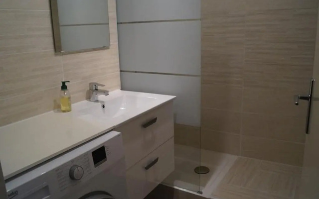 Appartement Enchastrayes, 1 pièce, 4 personnes - FR-1-165A-22