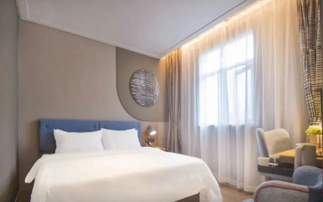 Homeinn Hotel (Zhuhai Gongbei Port Pedestrian Street)