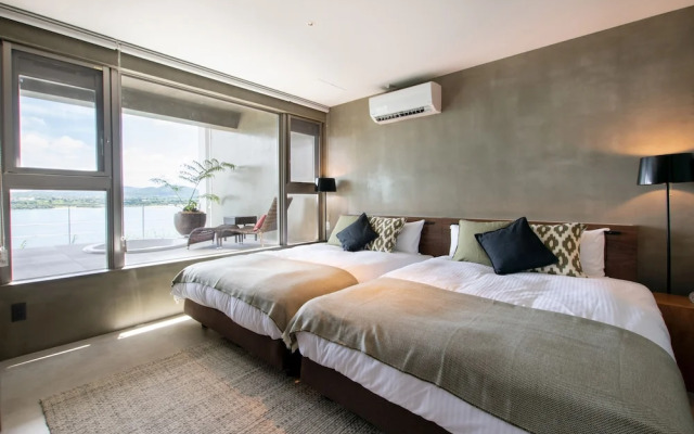 KOURI VILLA Indigo
