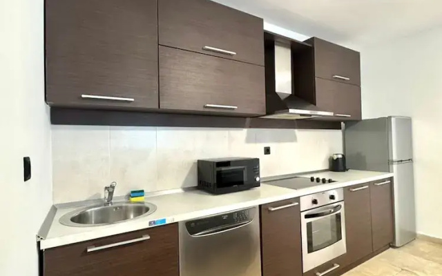 Sunny Bay Apartments