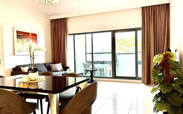 SuperHost - Apartment With Stunning Pool View in Business Bay