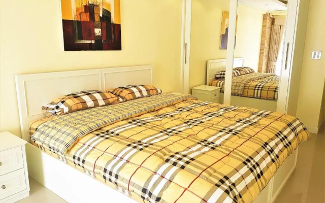 12th Floor Studio Apartment at Jomtien Beach Condominium