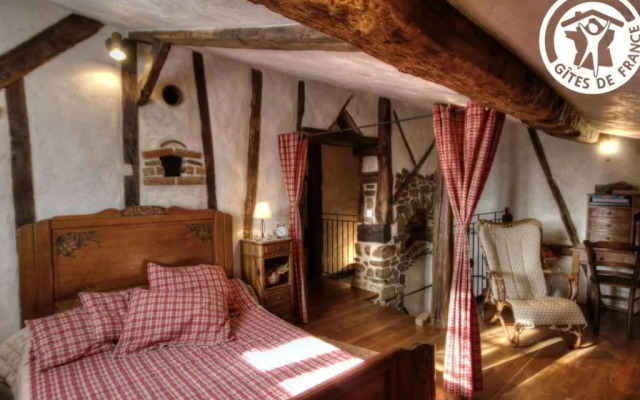 Gîte Chirassimont, 2 pièces, 4 personnes - FR-1-496-137
