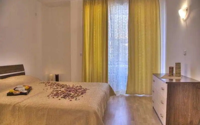 PMG Laguna Apartments