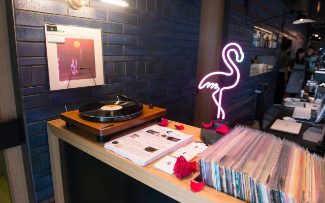 Hotel She, Osaka