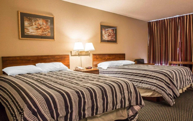 Ramada Inn & Suites Lumberton