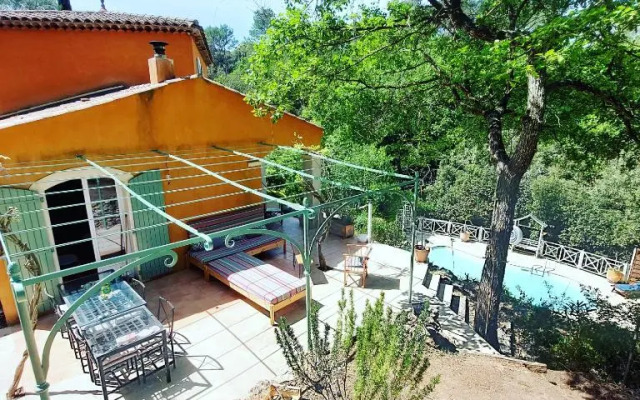 Robin's Lodge