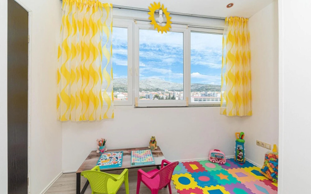 Stunning Apartment in Trogir With Wifi and 2 Bedrooms
