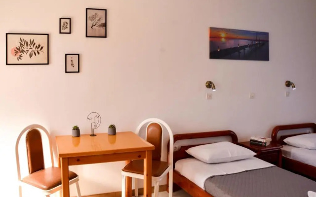 Mejanis Apartments by Corfuescapes