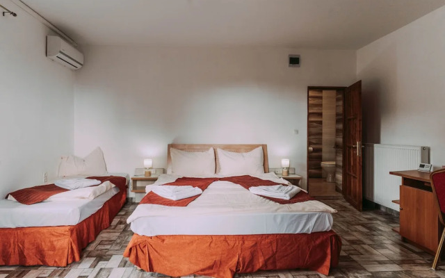 Fenyves Hotel