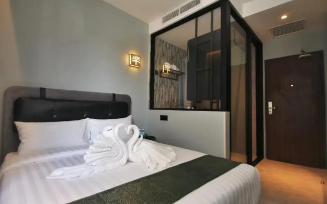 The Seraya Hotel