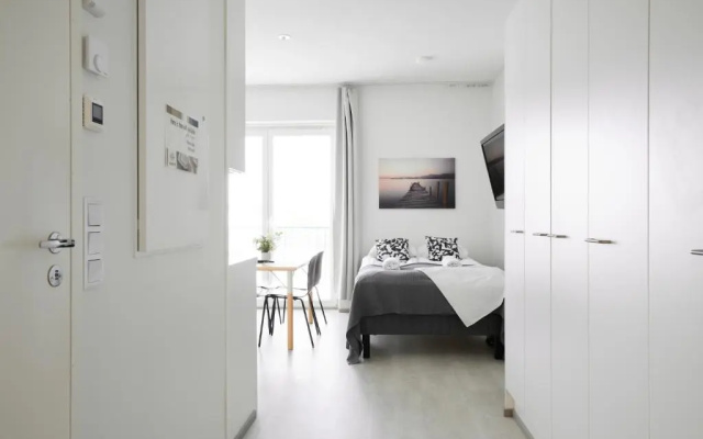 7.kerroksen huoneisto, Wifi + 24/7 check in