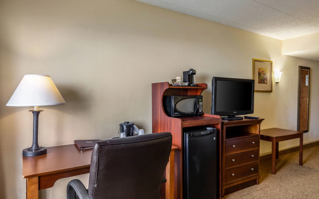 Quality Inn & Suites Albuquerque Midtown - University Area