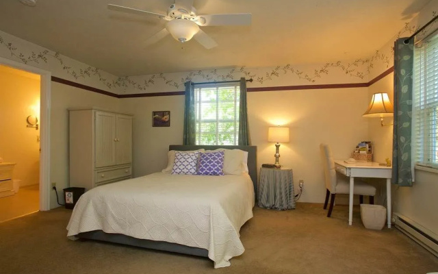 The Oval Door Bed and Breakfast Inn