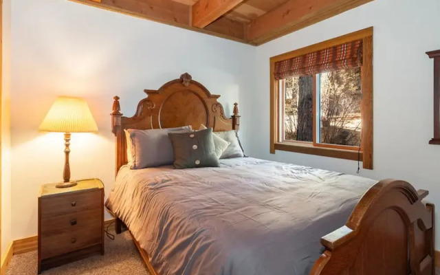 Gold Bend by Tahoe Mountain Properties