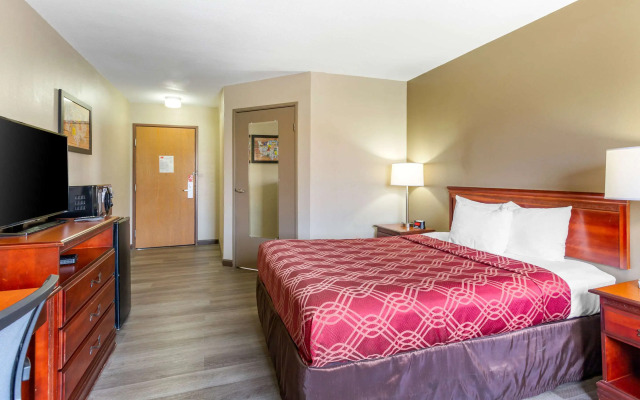 Econo Lodge Inn & Suites Dickson