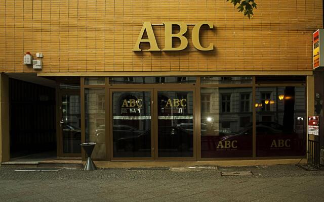 Отель Pension ABC вид на фасад