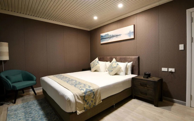 Regal Residency