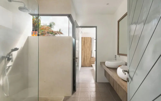 Melasti Villa 2 by Alfred in Bali