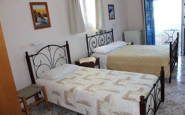 Hotel Thira