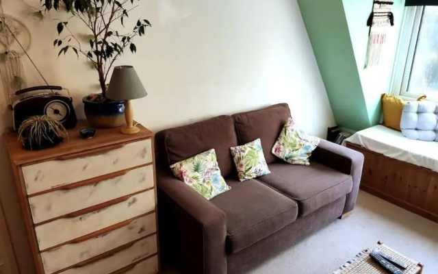 Lovely Studio Apartment , perfect central location