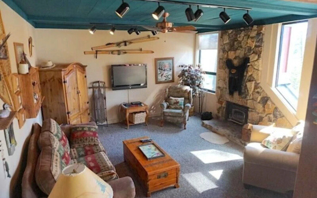 542 2 Bedroom Condo