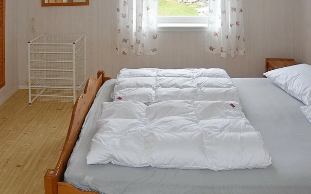 6 Person Holiday Home in Bakkasund