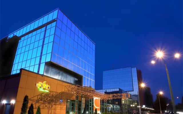 Гостиница Cosmopolit Hotel Украина, Харьков - 1 отзыв об отеле, цены и фото номеров - забронировать гостиницу Cosmopolit Hotel онлайн вид на фасад