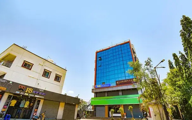 FabHotel Golden Heights