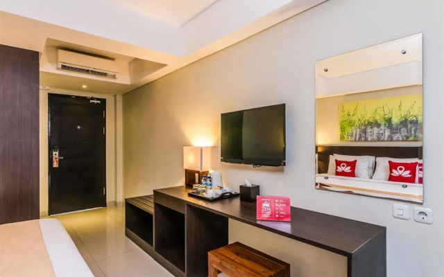 Hardys Rofa Hotel And Spa Legian by ZEN Rooms