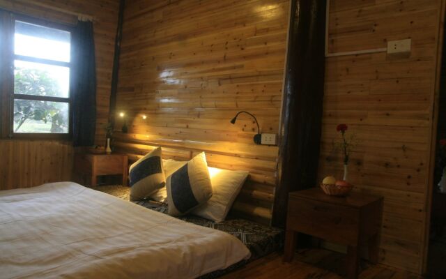 Tavan Riverside Homestay Hostel Шапа комната для гостей