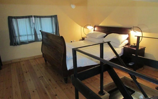 Nina Cafe Suites Hotel