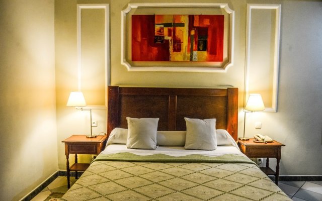 Tchero Hotel in Douala, Cameroon from 75$, photos, reviews - zenhotels.com guestroom