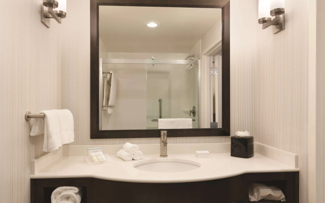 Hilton Garden Inn Boston Logan Airport
