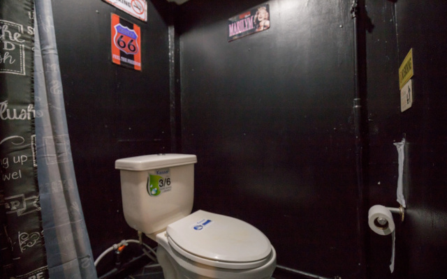 Shakira Hostel