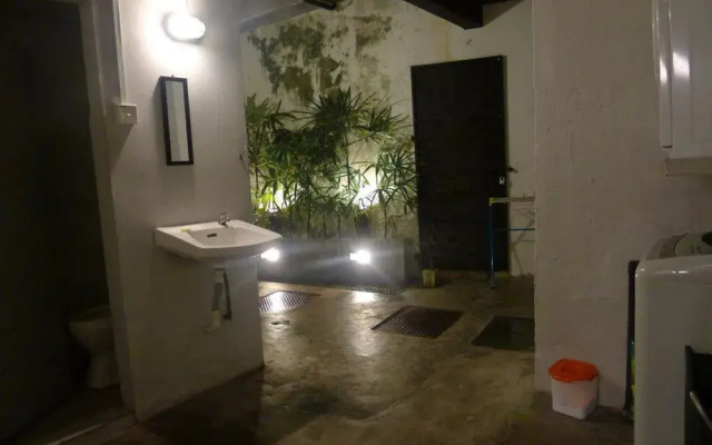 Jalan Jalan Emas Guest House