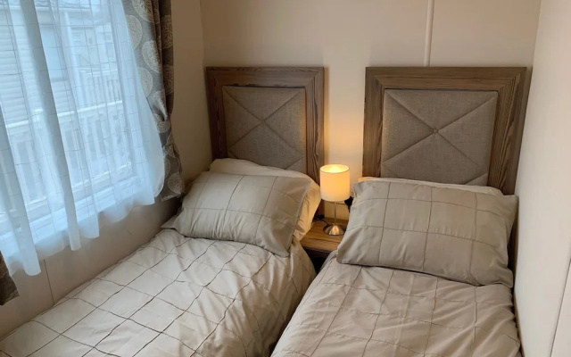 Beautiful 2-bed Caravan in Stratford-upon-avon