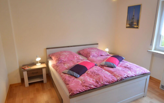 Spacious Holiday Home in Schillingen with Garden