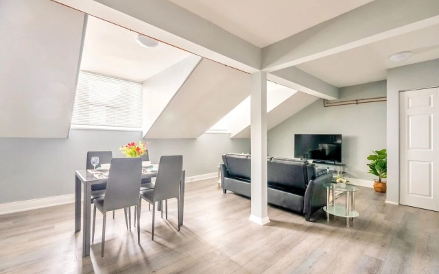 Charming 2BR Apartment In Downtown Hamilton