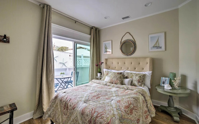 Charming Renovated Avalon Townhome, Walk to Beach!