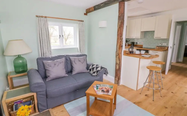Wigrams Canalside Cottage